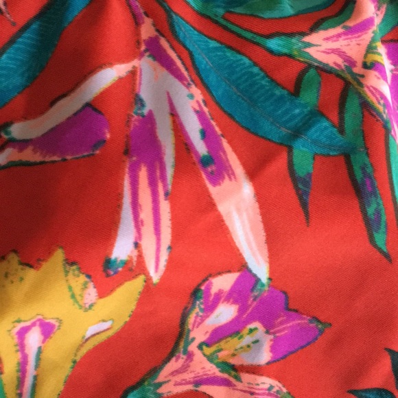 Bikini Top 👙🌺🌴 - Picture 4 of 4